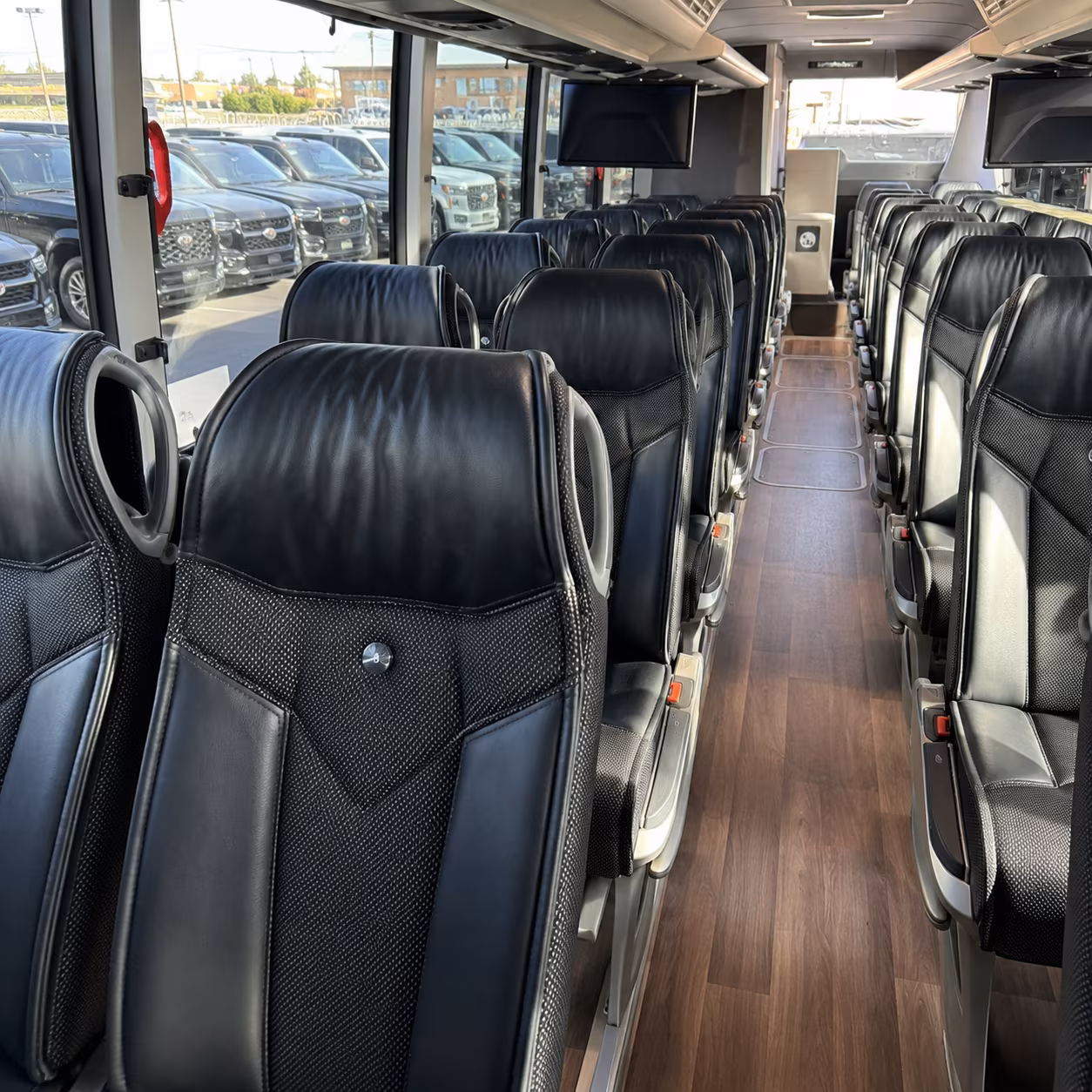 charter buses for crystal bridges and bentonville museum field trips