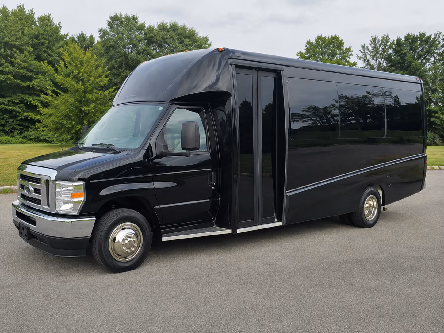 minibus rentals for breakout sessions and off site convention events in springdale