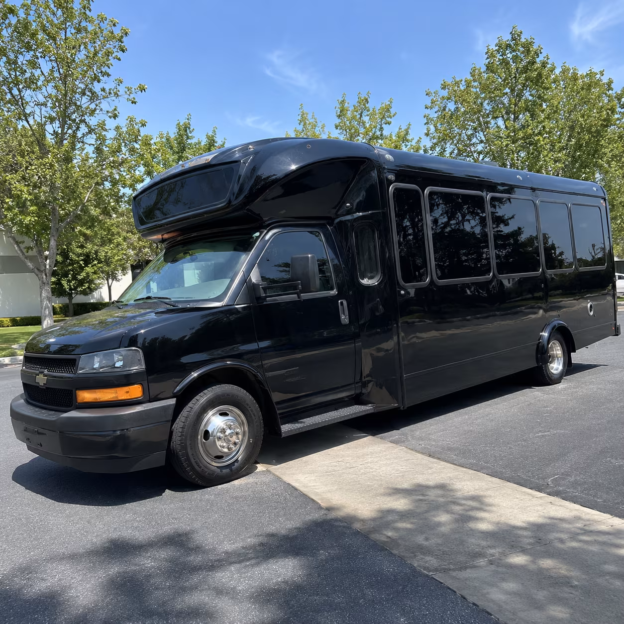 springdale 15 passenger party bus