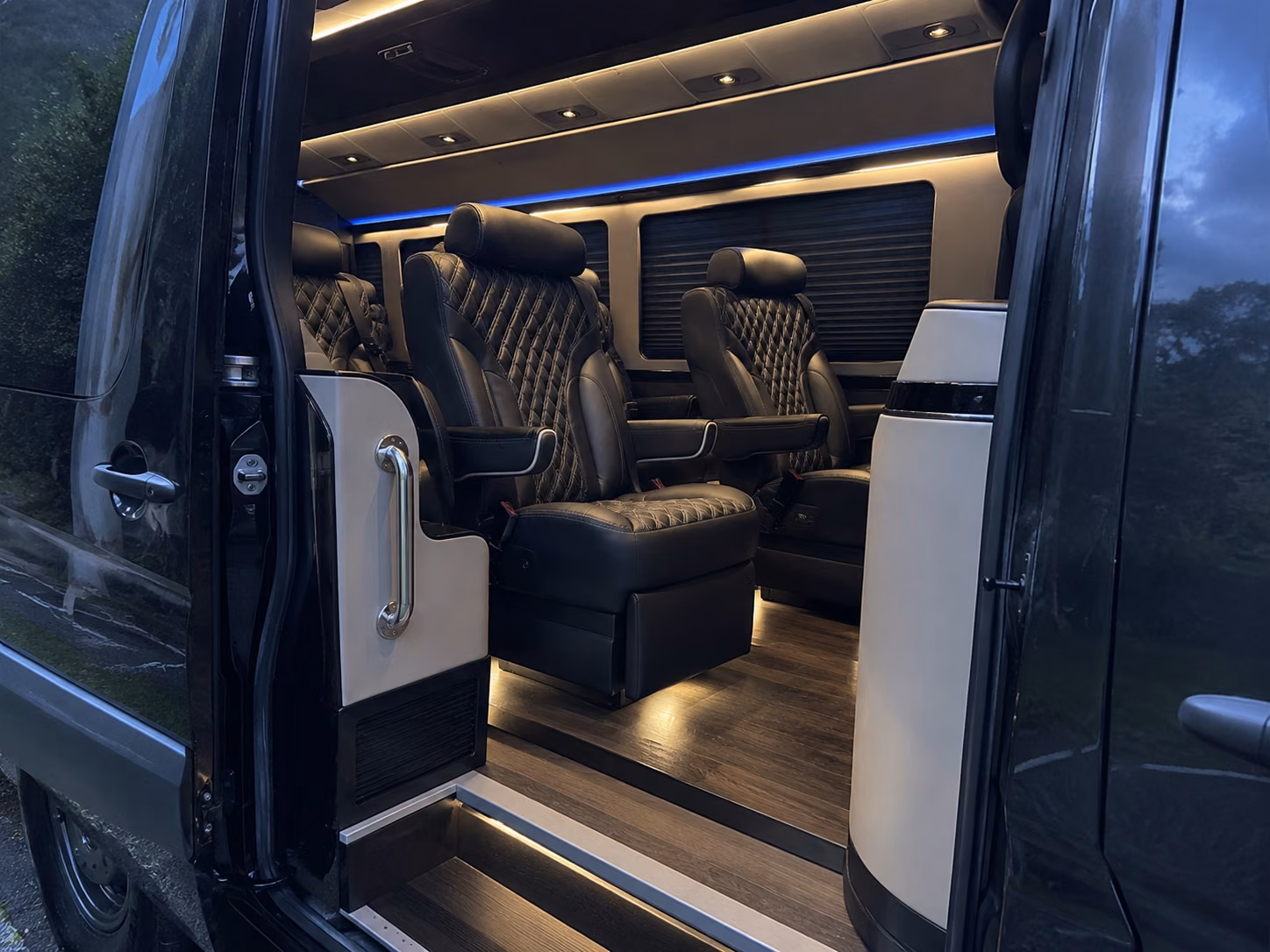 sprinter van and minibus rentals for small group wine tours around springdale